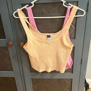 Old navy cropped tank tops size medium